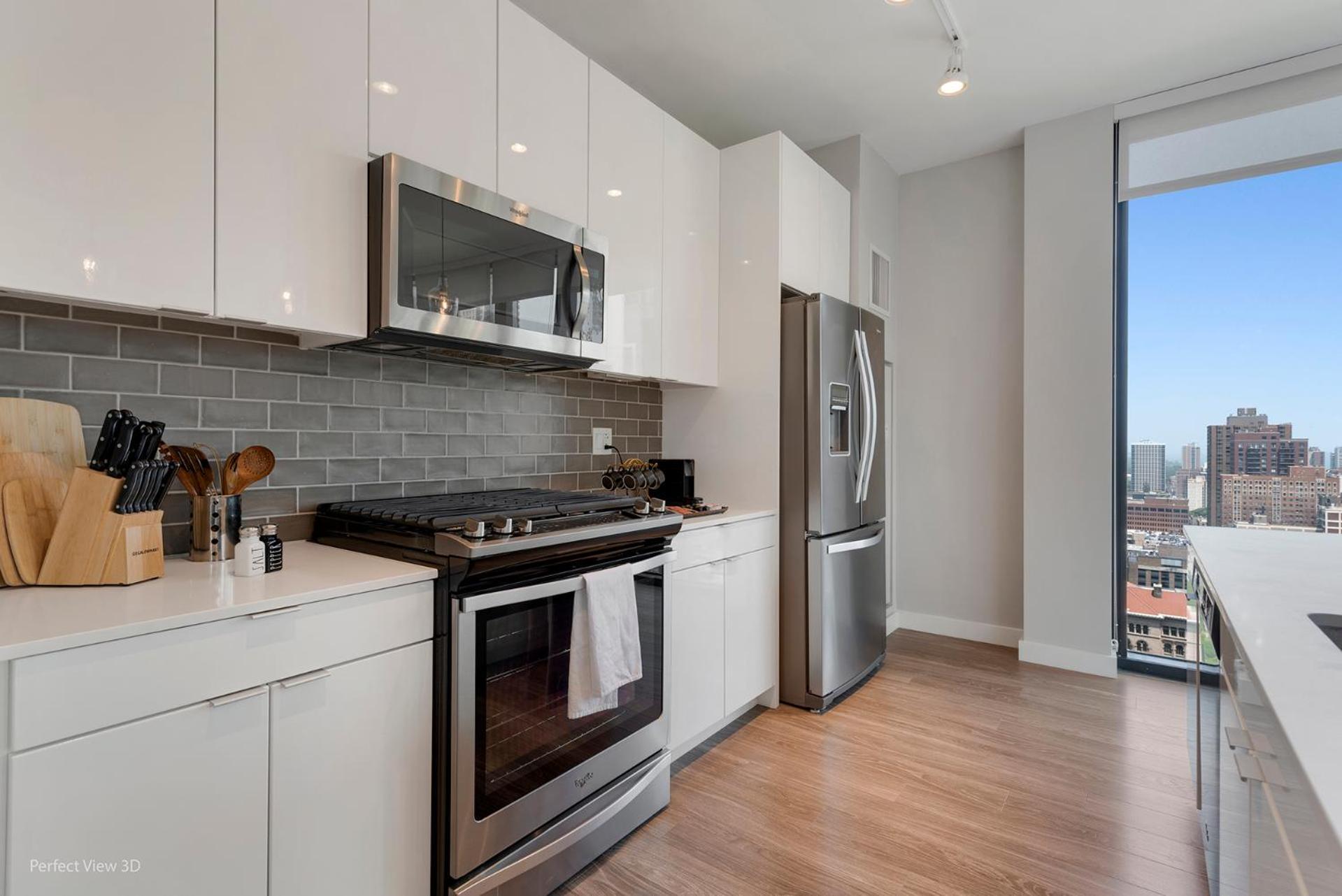 Aurelien Spacious Apartments In The Heart Of Gold Coast Чикаго Екстер'єр фото